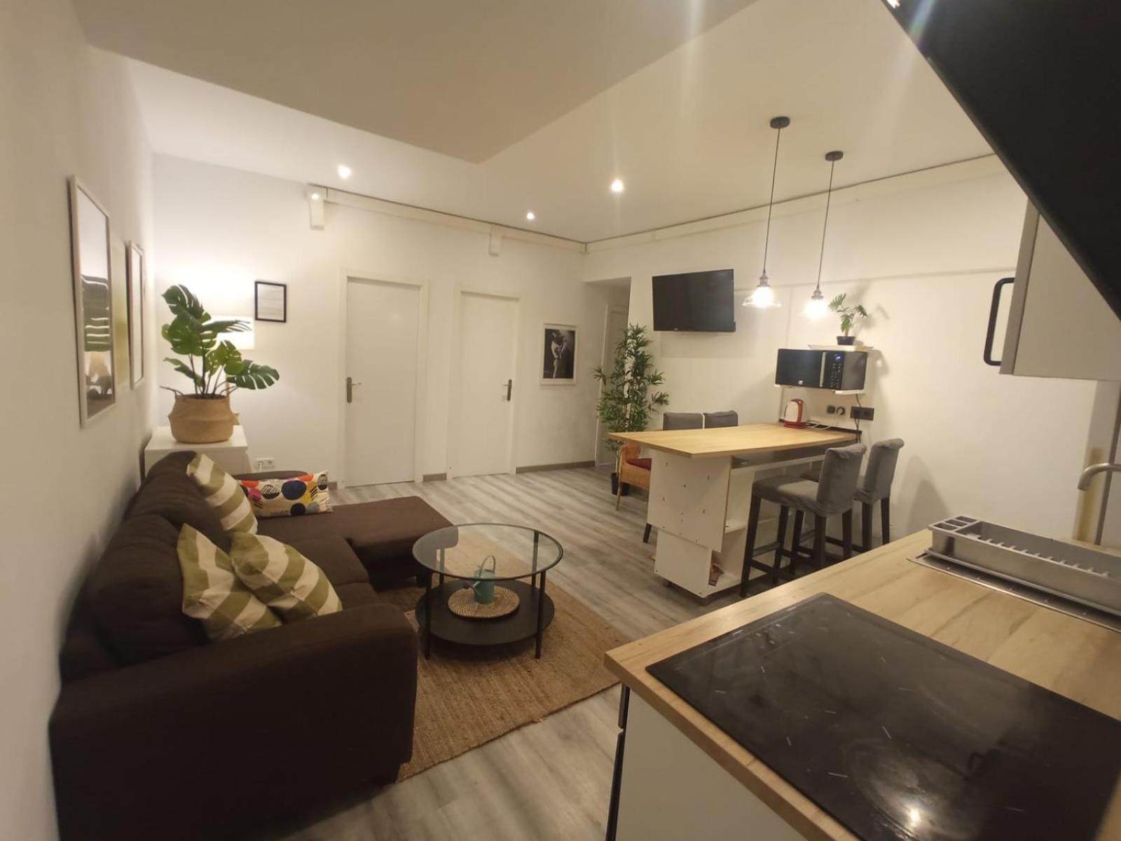 Private Rooms On Tamarit Street Barcelona Bagian luar foto